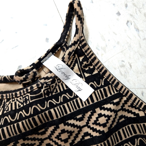 Lovley Day | Elegant Black and Brown Patterned Dress With Sheer Cut Out - Picture 10 of 13